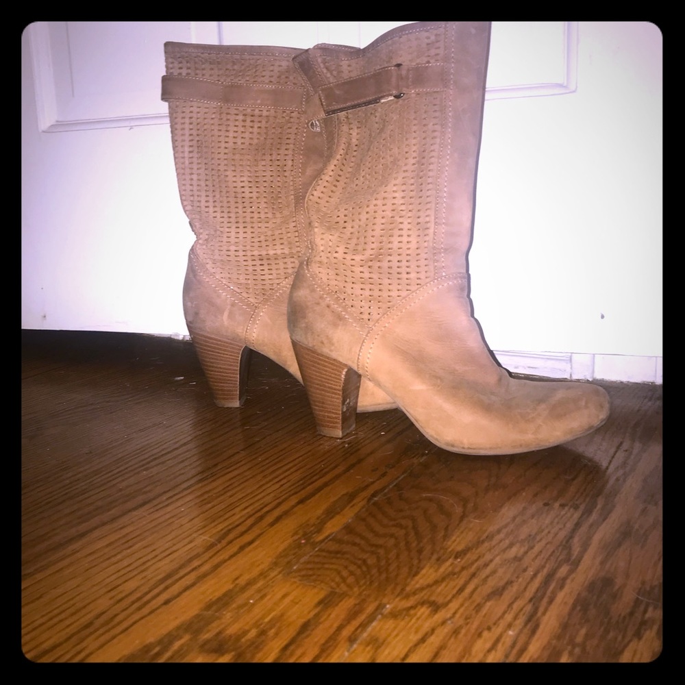 Beautiful Aquatalia Boots